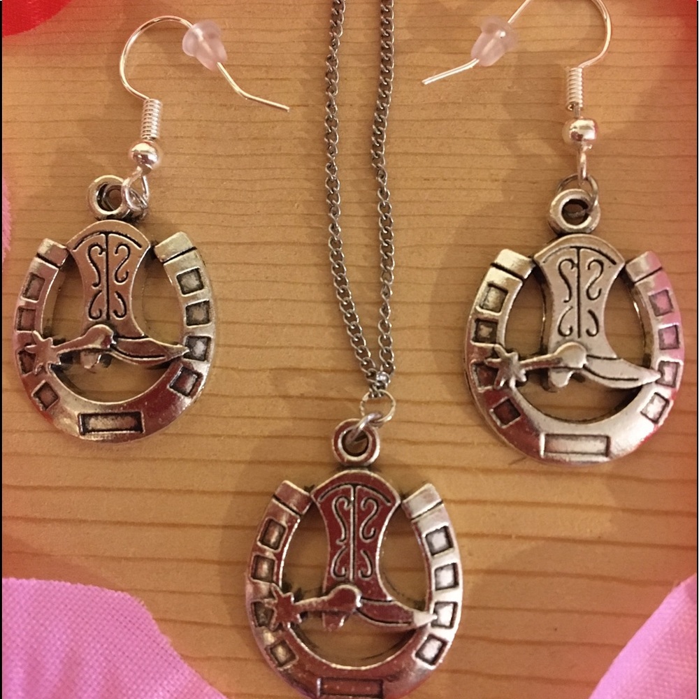 Horseshoe Earrings